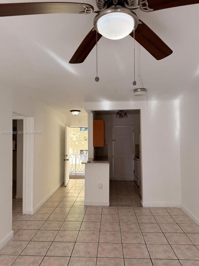 Foto del edificio - 2441 NW 13th St