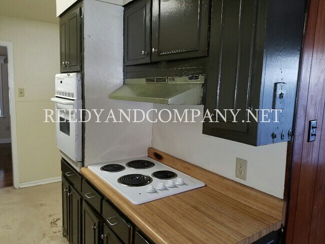 Foto del edificio - 1324 Wells Station Rd