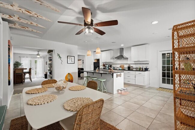 Foto del edificio - 1345 Bayshore Dr