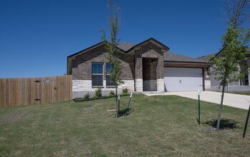 Building Photo - 3701 Moffat Ct