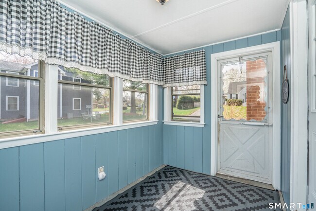 Foto del edificio - 114 Moreland Ave