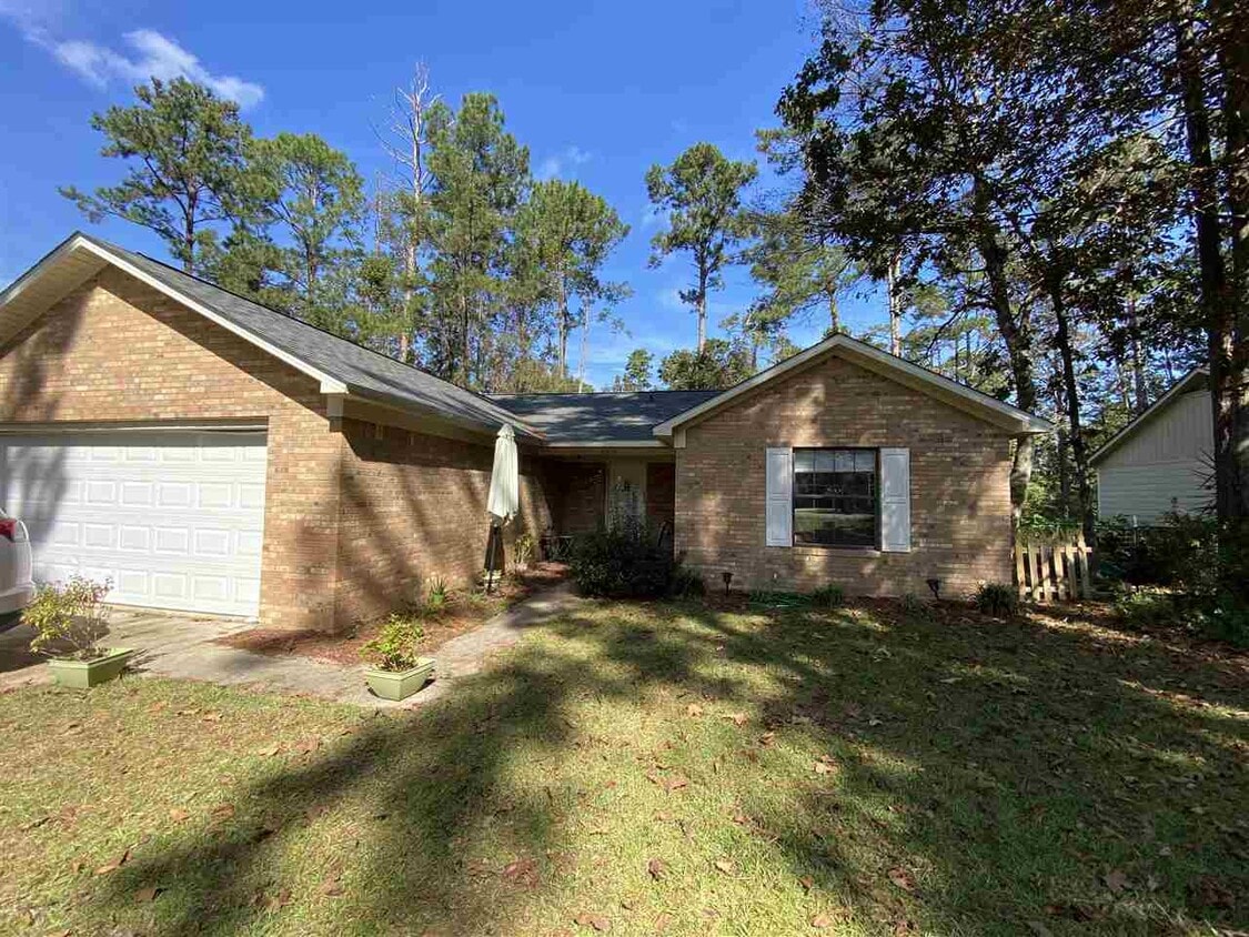 8275 Chickasaw Trail, Tallahassee, FL 32312 House Rental in