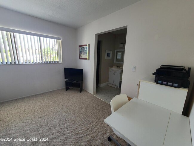 Foto del edificio - 521 Summerset Ct