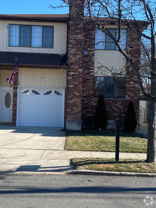 Eltingville Apartments for Rent with Hardwood Floors Staten Island