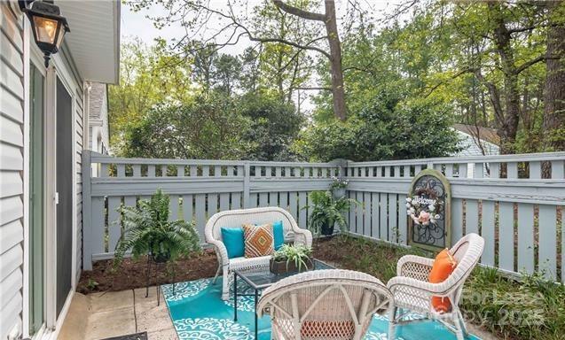 Foto del edificio - 8513 Pine Thicket Ct