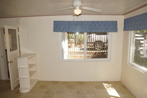 Building Photo - 13888 Meadow Dr