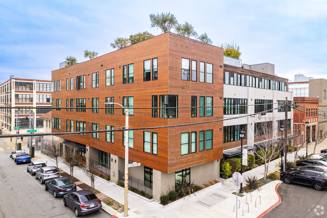Primary - 901 Tennessee St