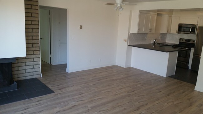Building Photo - 2703 Ruhland Ave