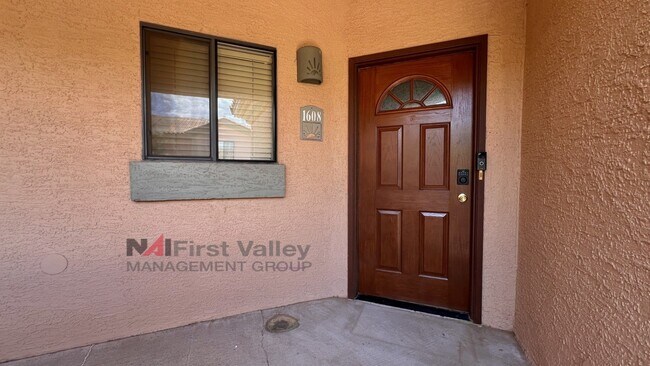 Building Photo - 2 Bedrooms, 2 Baths