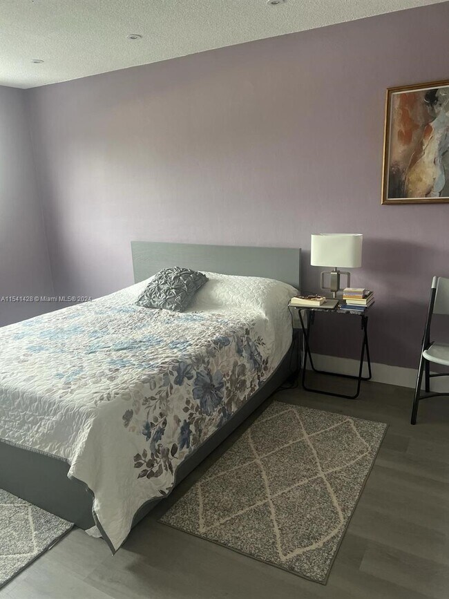 Foto del edificio - 581 Blue Heron Dr