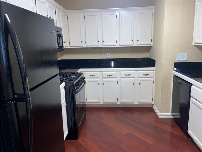 Building Photo - 700 David Curry Dr