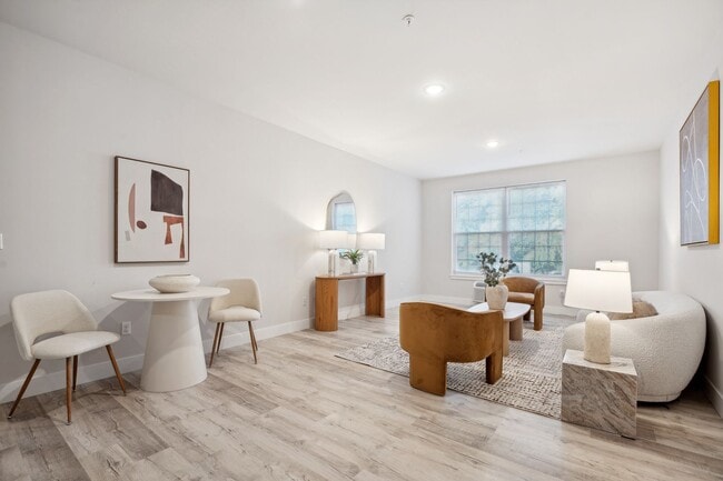 Photo - 227 North Walnut Apartments