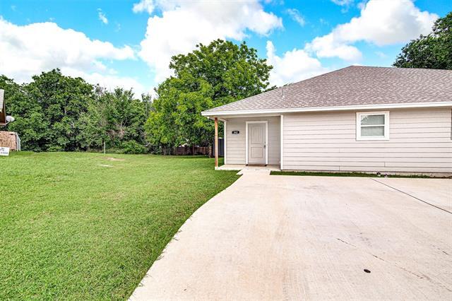 Primary Photo - 202 Honey Bee Dr