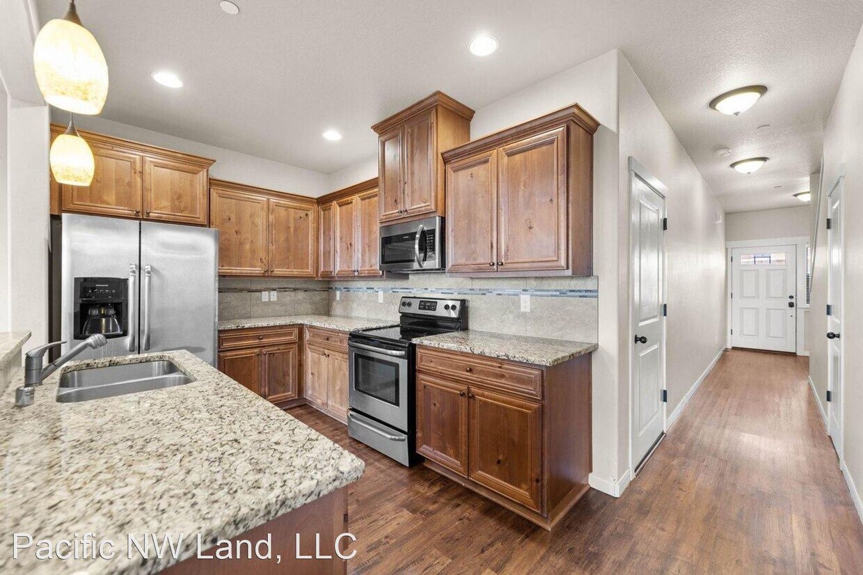 Primary Photo - 3 br, 2.5 bath House - 3310 N 3rd St.