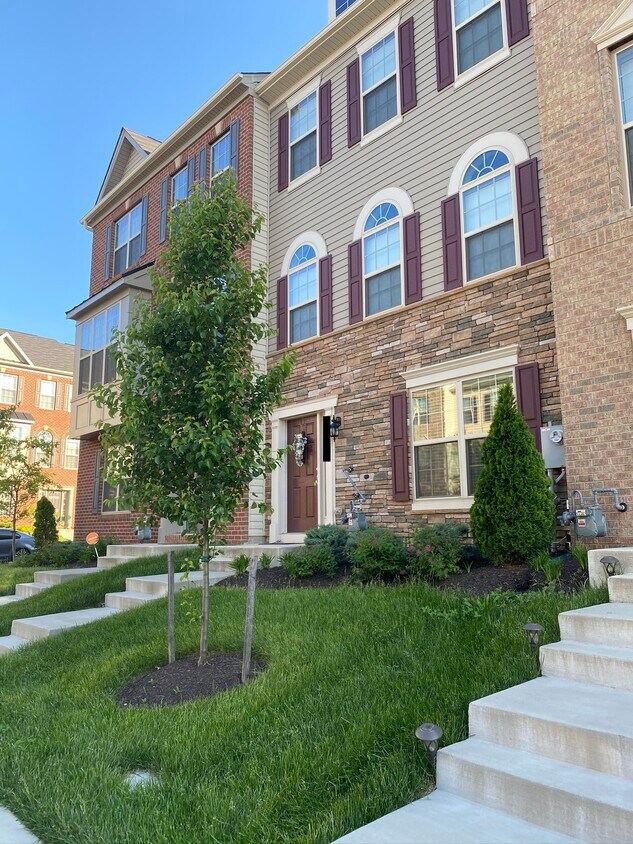 9507 Smithview Pl, Lanham, MD 20706 Townhome Rentals in Lanham MD