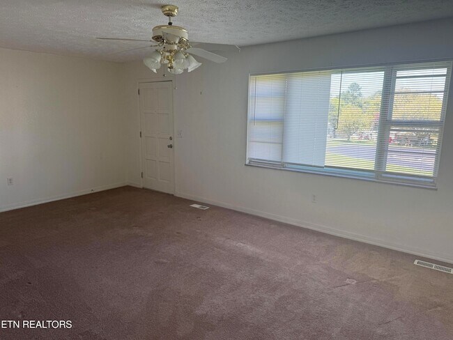 Foto del edificio - 520 Hopewell Rd