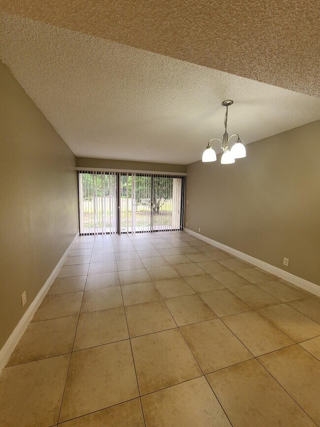 Foto del edificio - 1601 Windorah Way