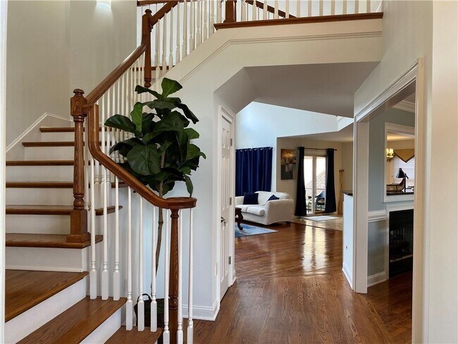 Foto del edificio - 19 Ruby Lake Ln