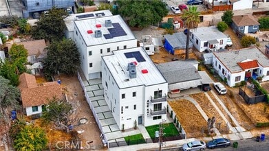 Building Photo - 257 S Ave 54