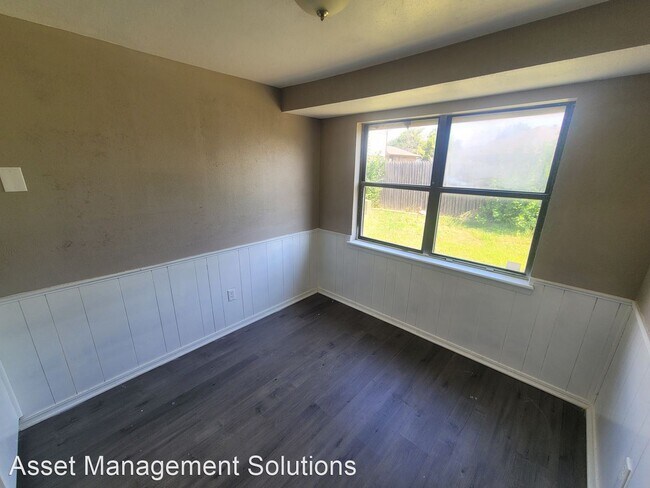Foto del edificio - 5 br, 1.5 bath House - 1109 SW 101st St.
