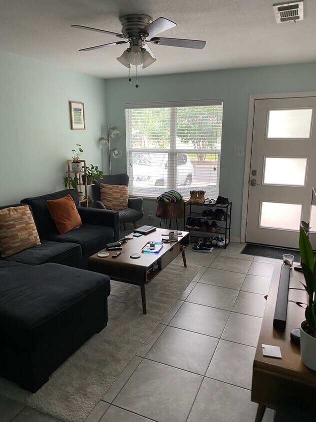 Primary Photo - 1609 Valleyridge Dr