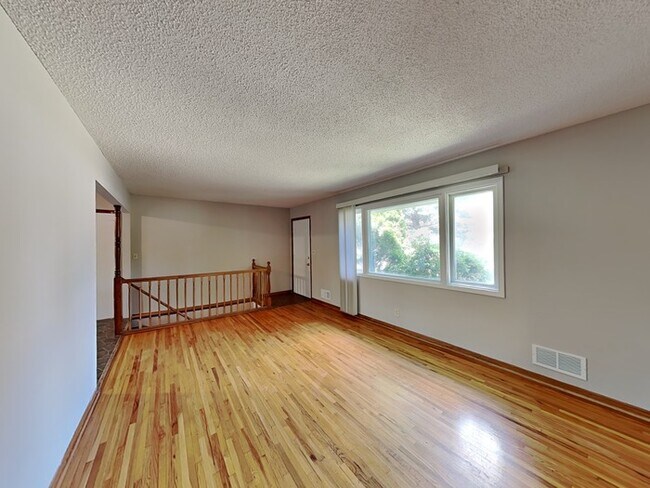 Foto del edificio - 1218 Skillman Ave E