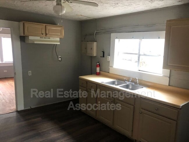 Foto del edificio - 104 Grady St