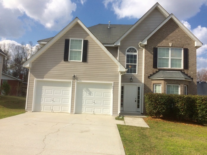 Foto principal - Move-in Ready spacious 4-bedroom home in F...