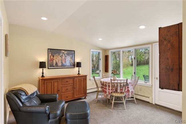 Foto del edificio - 3862 State St