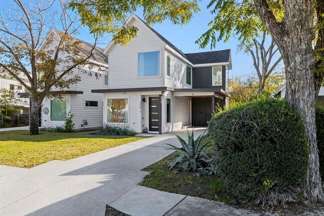 Foto del edificio - 404 Powell Cir