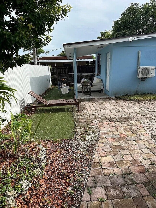 Foto del edificio - 2645 SW 33rd Ave
