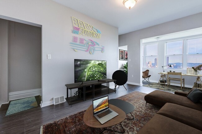 Available August - Check out this beautiful 2 bedroom w/ city views! - Available August - Check out this beautiful 2 bedroom w/ city views! House