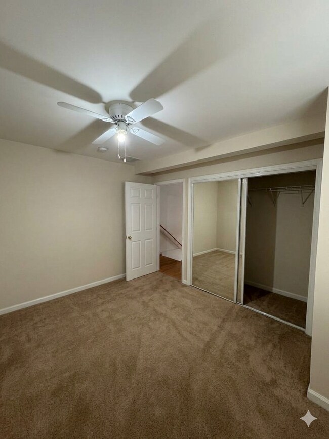 Foto del edificio - 4720 Fowler St