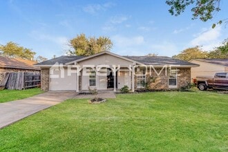 Building Photo - 347 Linklea Dr