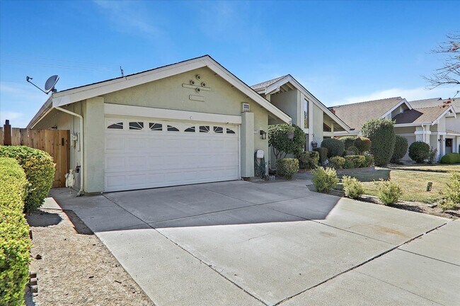 Building Photo - 4225 Sedge St
