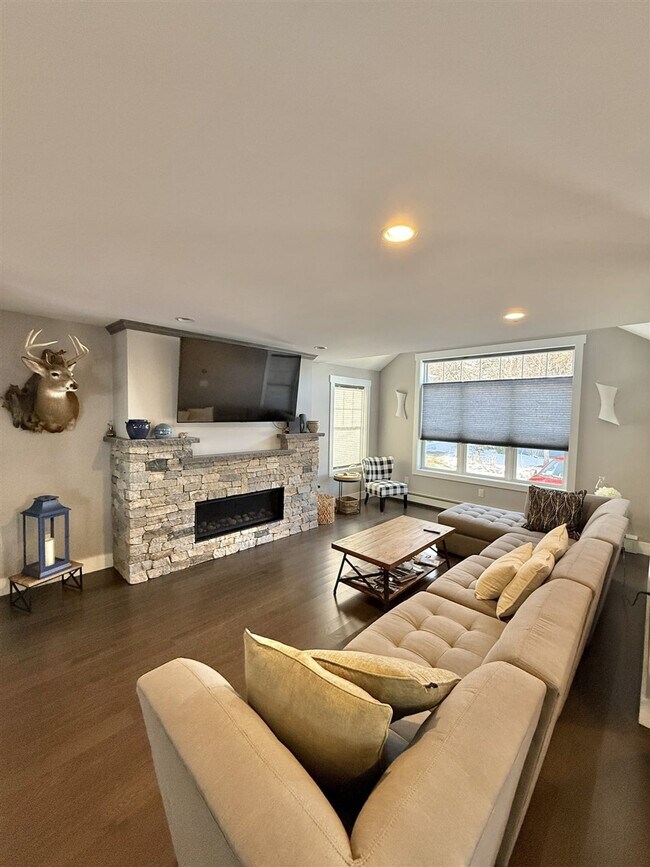 Building Photo - 6 Jeremy Dr