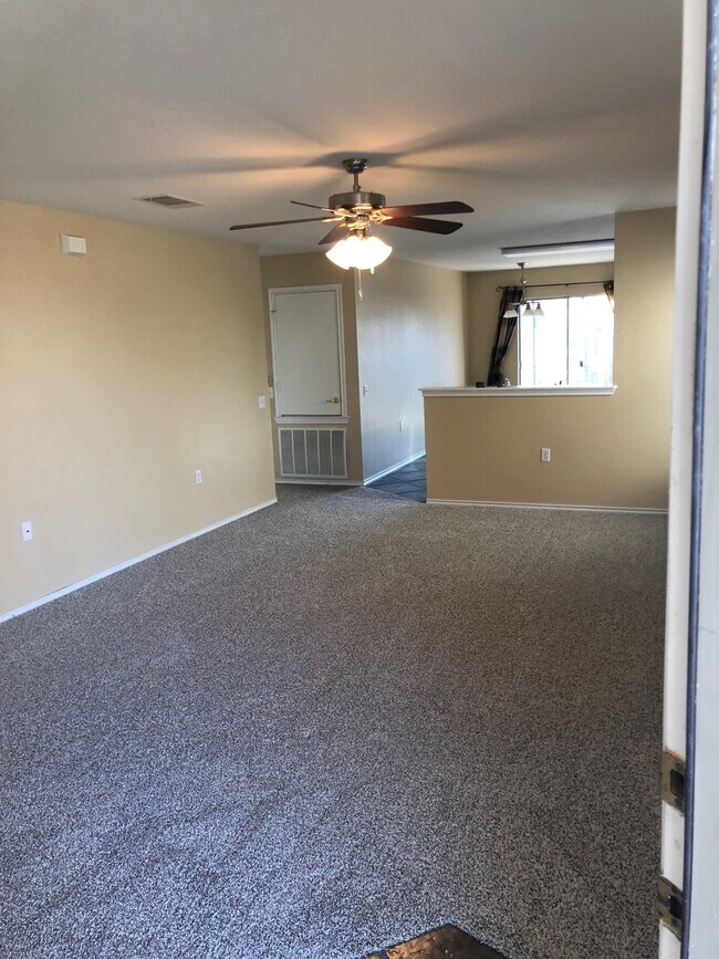 Building Photo - 1404 Poppy Seed Ln