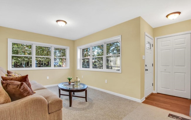 Building Photo - Bright 2 Bedroom, 1 Bath Ranch Style Home in Harrisburg, Pa!