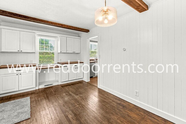 Foto del edificio - Charming 4-Bedroom Home in Indianapolis