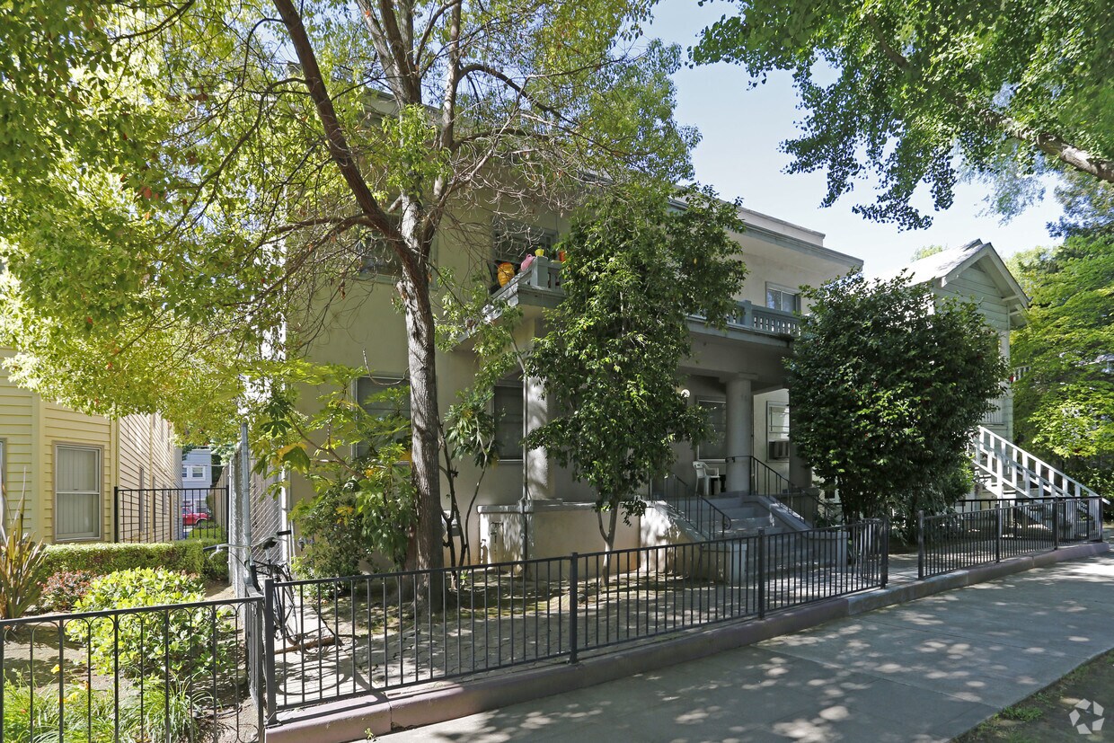 Building Photo - 1814 O St