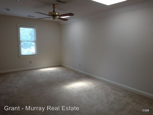 Building Photo - 328 Courtyard Ln