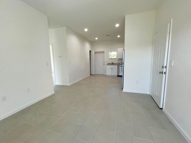 Foto del edificio - BRAND NEW 2/2/1- SW LEHIGH ACRES