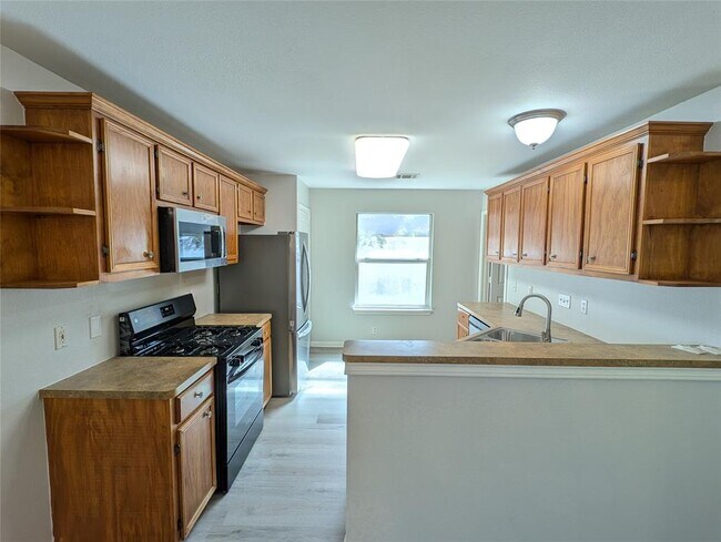 Foto del edificio - 2200 Magnolia Dr