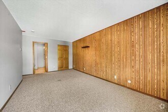 Building Photo - 925 30th Ave S