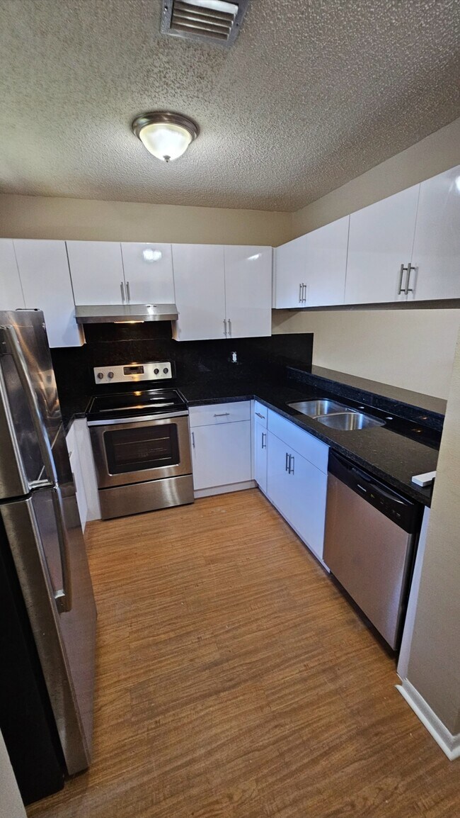 Kitchen - 11604 NW 45th St
