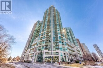 Building Photo - 220-220 Burnhamthorpe Rd W