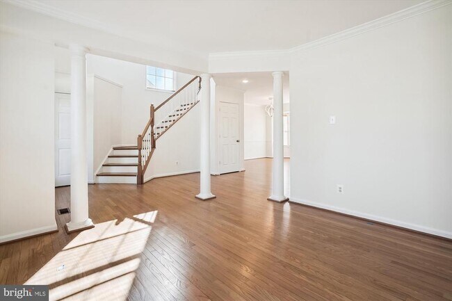 Building Photo - 7795 Roseberry Farm Dr