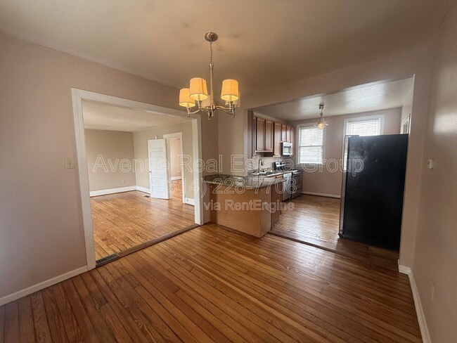 Foto del edificio - 240 W Essex Ave