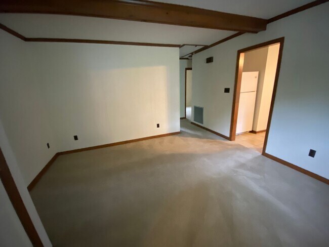 Building Photo - 100 Forest Park Dr