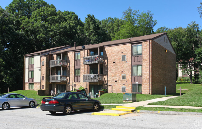 Building Photo - Tall Oaks Apartments